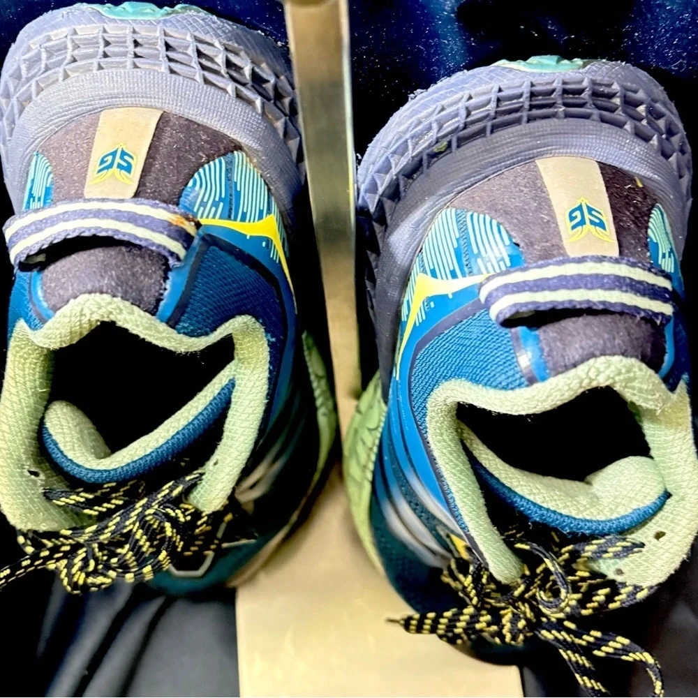 Hoka One One Speedgoat 3 Teal and Navy Shoes-Size 6 - Picture 5 of 7